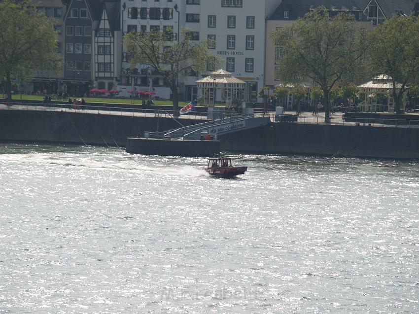 Uebungsfahrt Loeschboot und Ursula P08.JPG